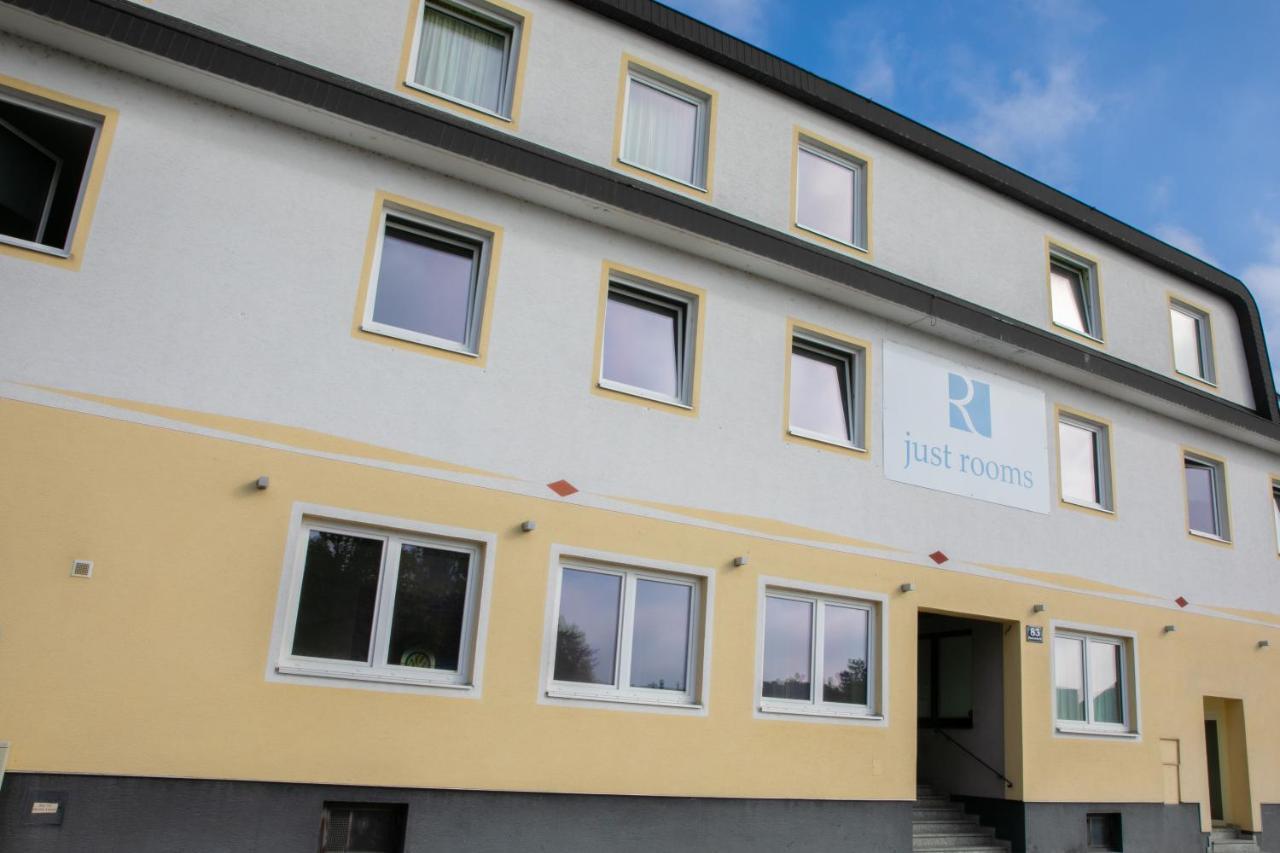 Das Reinisch Just Rooms Schwechat Exterior foto